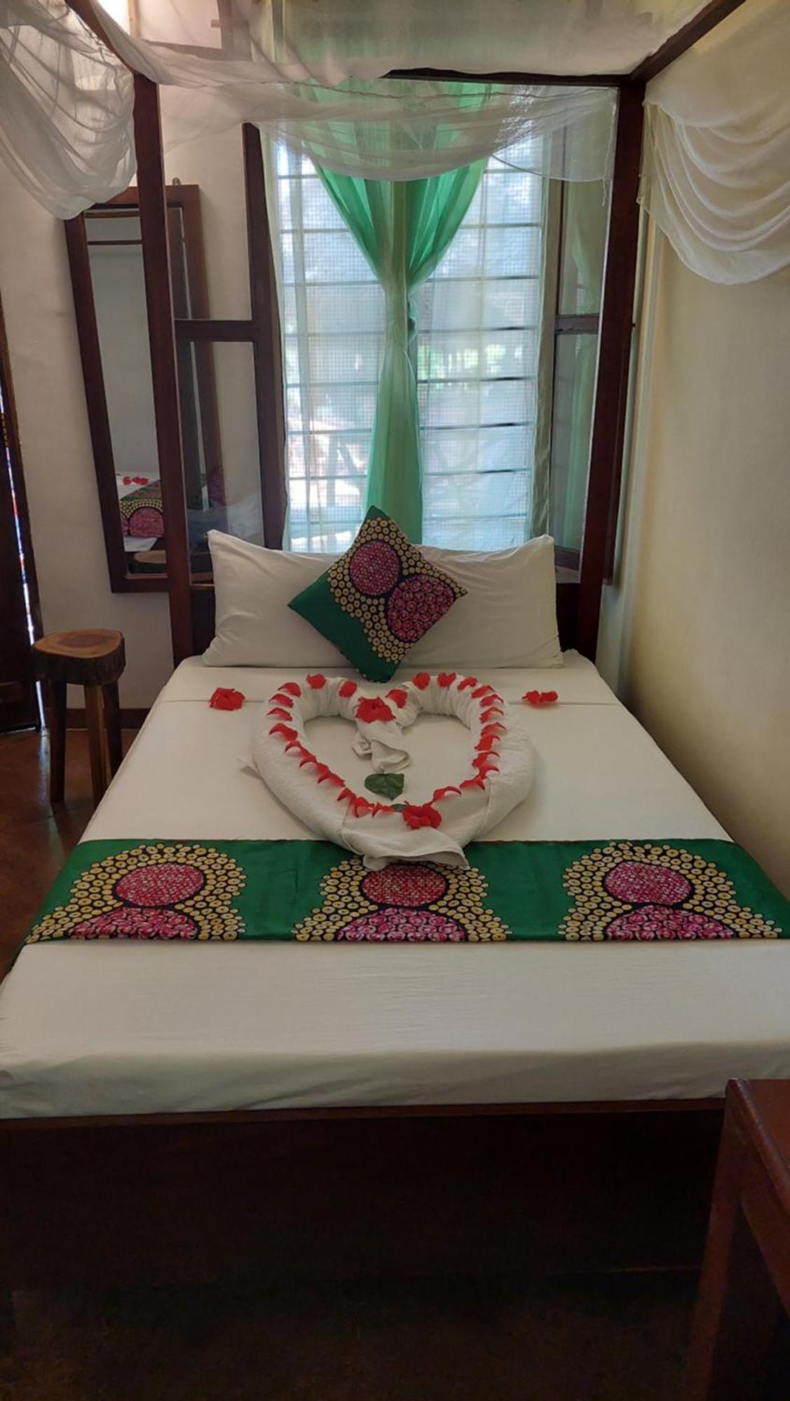 Mawimbi Bungalows Nungwi Ngoại thất bức ảnh